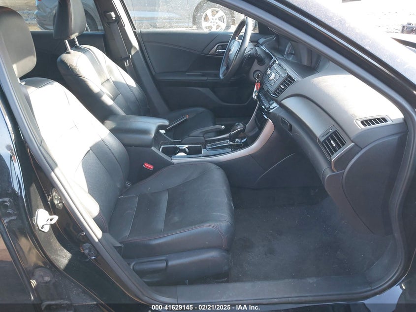 2017 HONDA ACCORD VIN: 1HGCR2F12HA171886