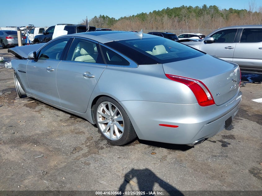 2013 JAGUAR XJ - SAJWA1C78D8V45104