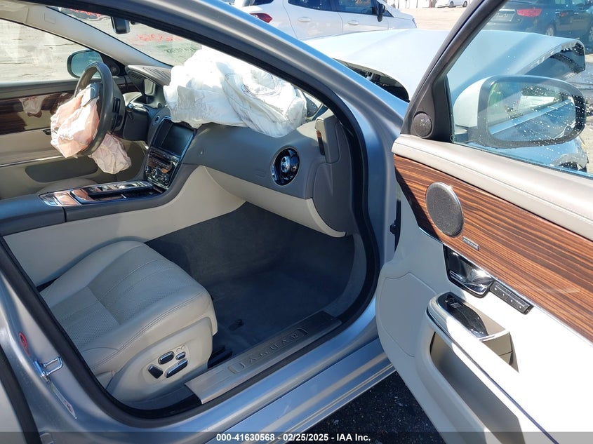 2013 JAGUAR XJ - SAJWA1C78D8V45104
