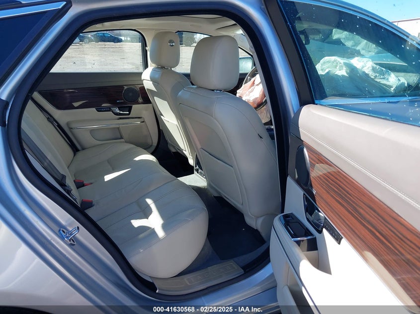 2013 JAGUAR XJ - SAJWA1C78D8V45104
