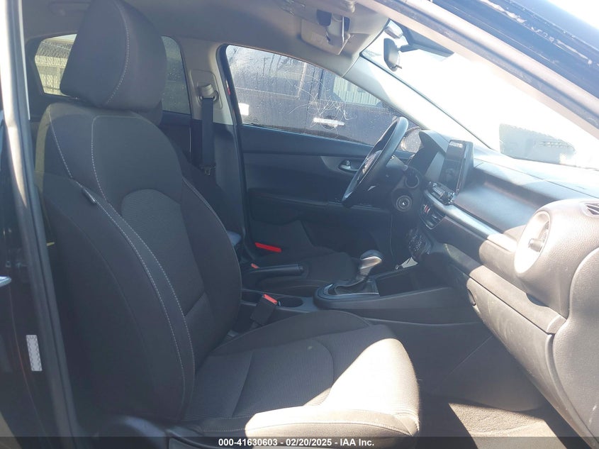2021 KIA FORTE VIN: 3KPF24AD0ME267391