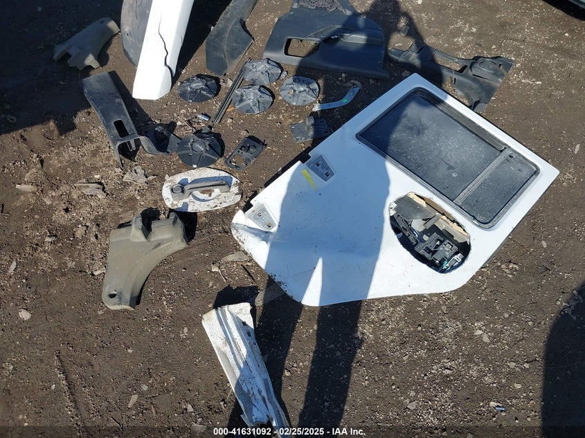 2017 JEEP WRANGLER UNLIMITED SAHARA 4X4 - 1C4BJWEG2HL552382