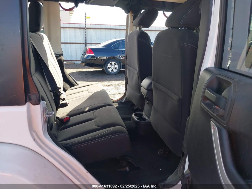 2017 JEEP WRANGLER UNLIMITED SAHARA 4X4 - 1C4BJWEG2HL552382