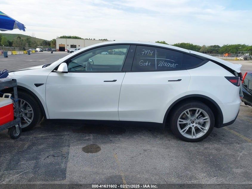 2023 Tesla Model Y Awd/Long Range Dual Motor All-Wheel Drive VIN: 7SAYGDEE3PA123054 Lot: 41631602