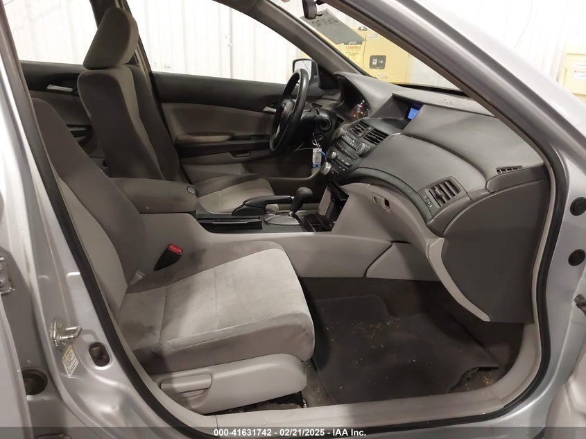 2009 HONDA ACCORD VIN: 1HGCP26319A014679