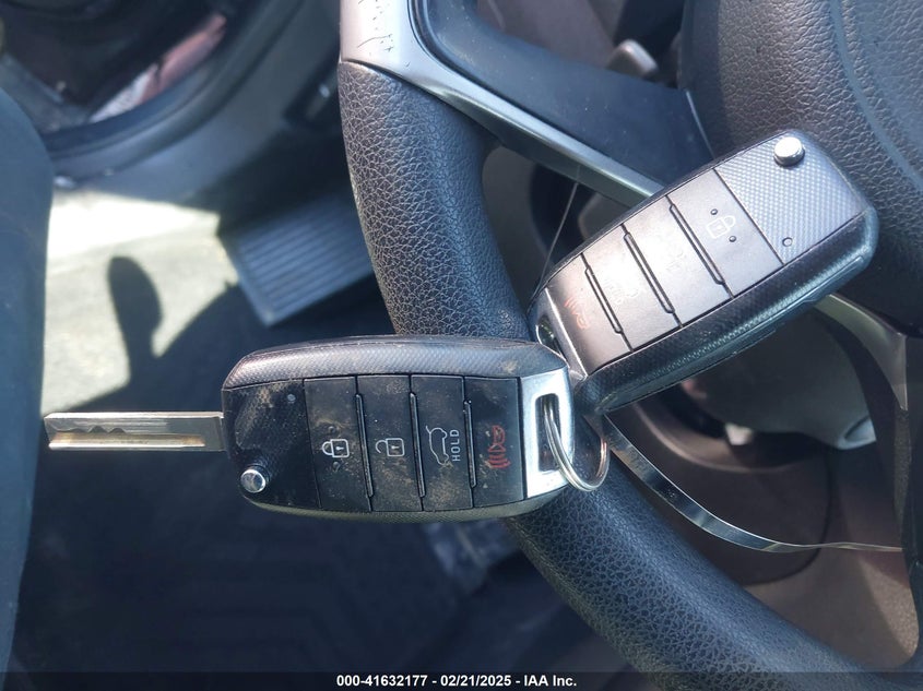 2016 Kia Sorento 2.4L Lx VIN: 5XYPG4A3XGG168713 Lot: 41632177