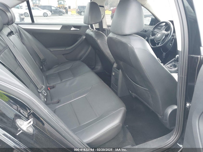 2016 VOLKSWAGEN JETTA VIN: 3VW267AJ8GM413974