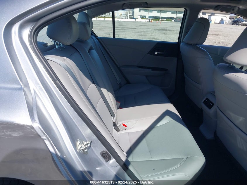 2016 HONDA ACCORD VIN: 1HGCR3F80GA010647
