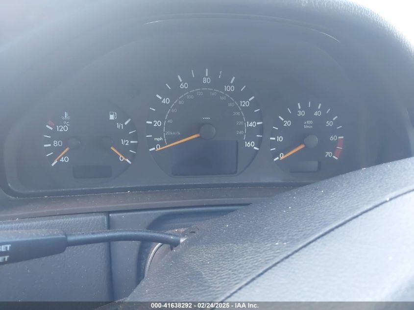 2000 Mercedes-Benz E 320 VIN: WDBJF65J8YB133479 Lot: 41638292