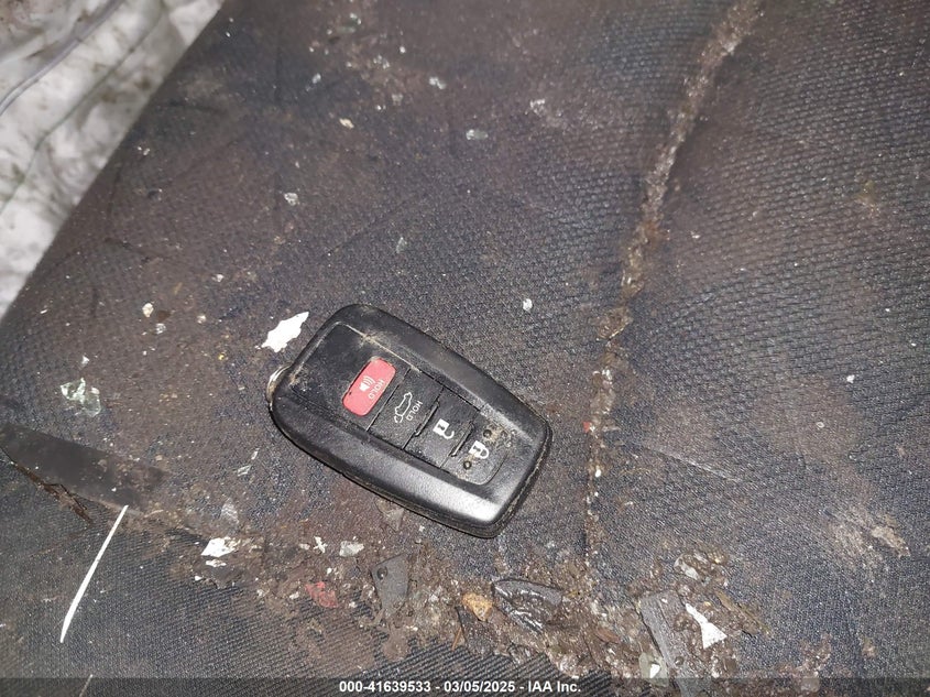 2019 TOYOTA RAV4 XLE - 2T3P1RFV4KW023217