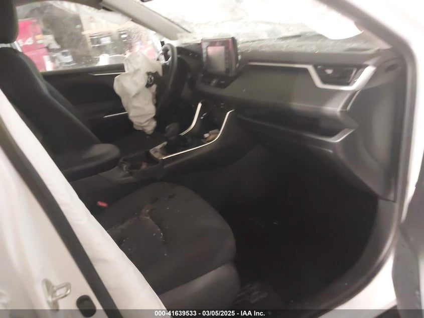 2019 TOYOTA RAV4 XLE - 2T3P1RFV4KW023217