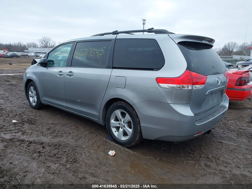 Vin: 5tdkk3dc3bs083769, lot: 42130668, toyota sienna le v6 20113