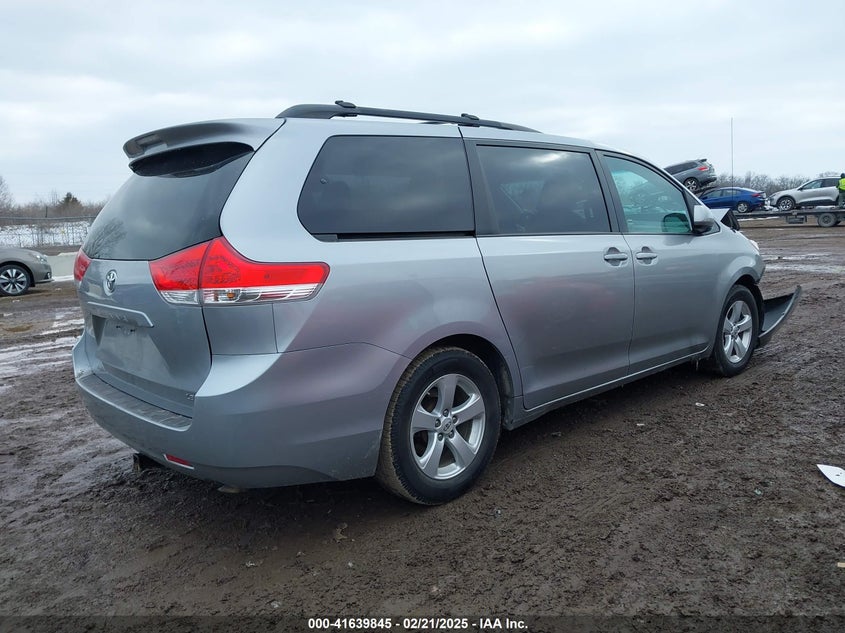 Vin: 5tdkk3dc3bs083769, lot: 42130668, toyota sienna le v6 20114
