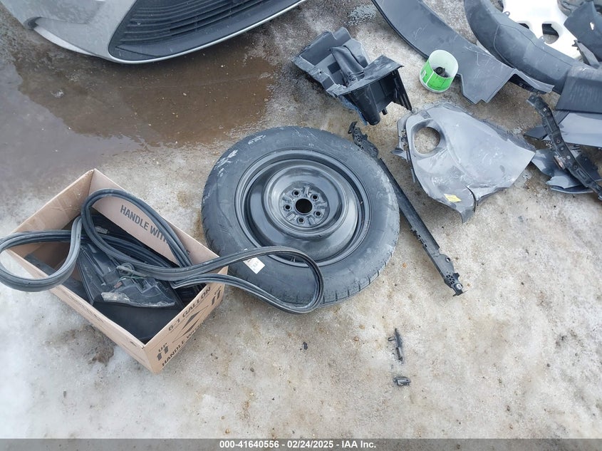 2018 TOYOTA RAV4 LE - 2T3BFREV1JW854136