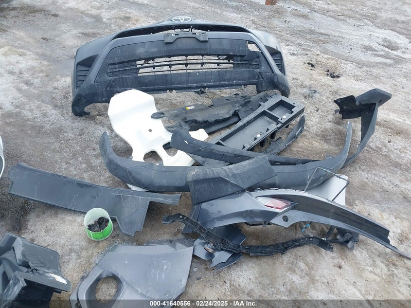 2018 TOYOTA RAV4 LE - 2T3BFREV1JW854136