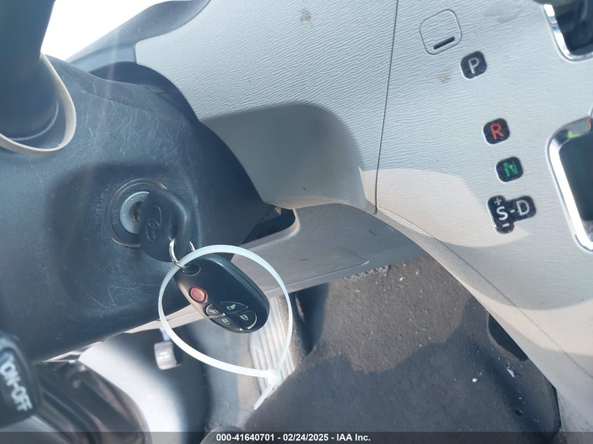 2011 Toyota Sienna Le V6 VIN: 5TDKK3DCXBS015596 Lot: 41640701