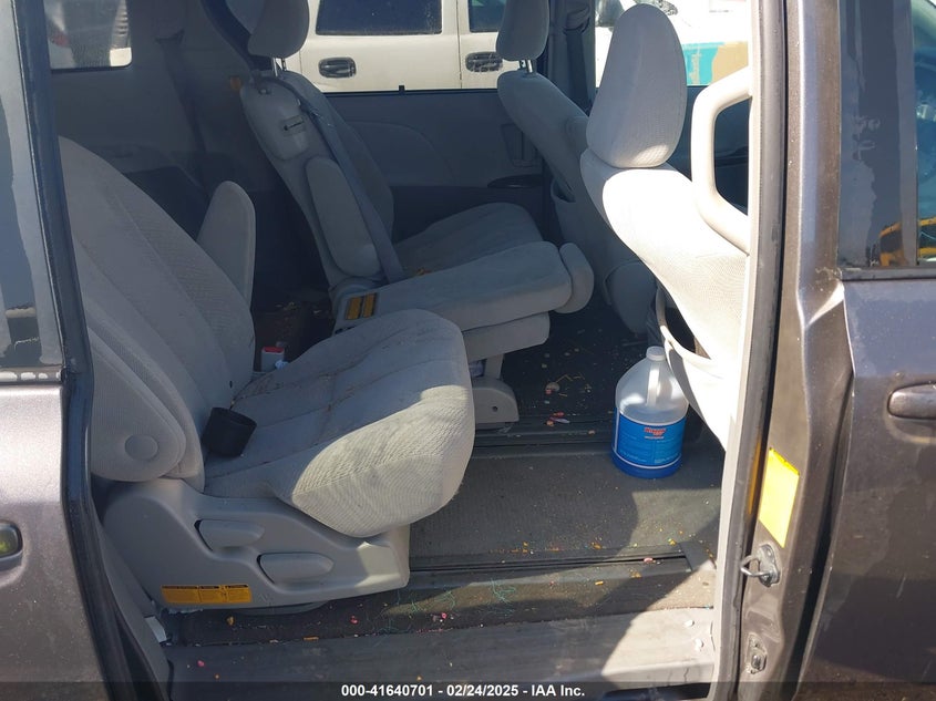 2011 Toyota Sienna Le V6 VIN: 5TDKK3DCXBS015596 Lot: 41640701