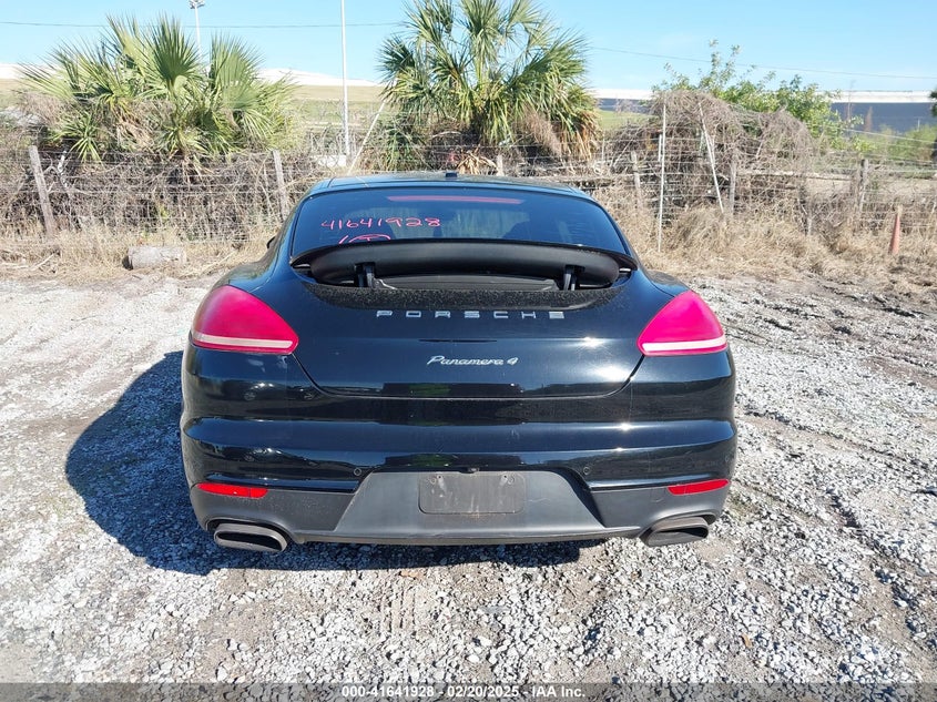 2014 PORSCHE PANAMERA 4 - WP0AA2A79EL013117