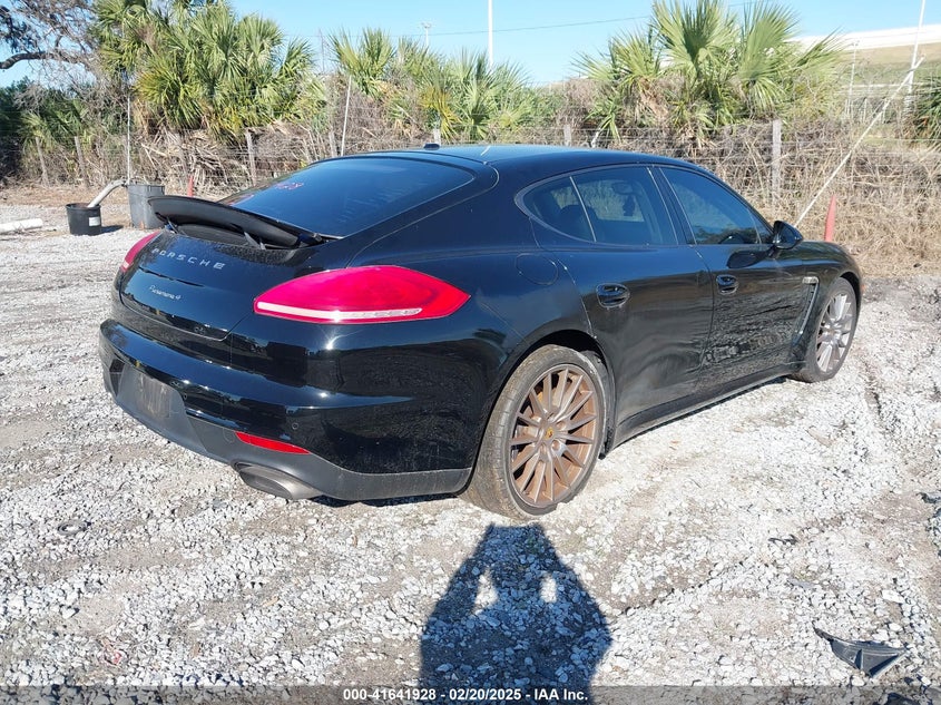 2014 PORSCHE PANAMERA 4 - WP0AA2A79EL013117