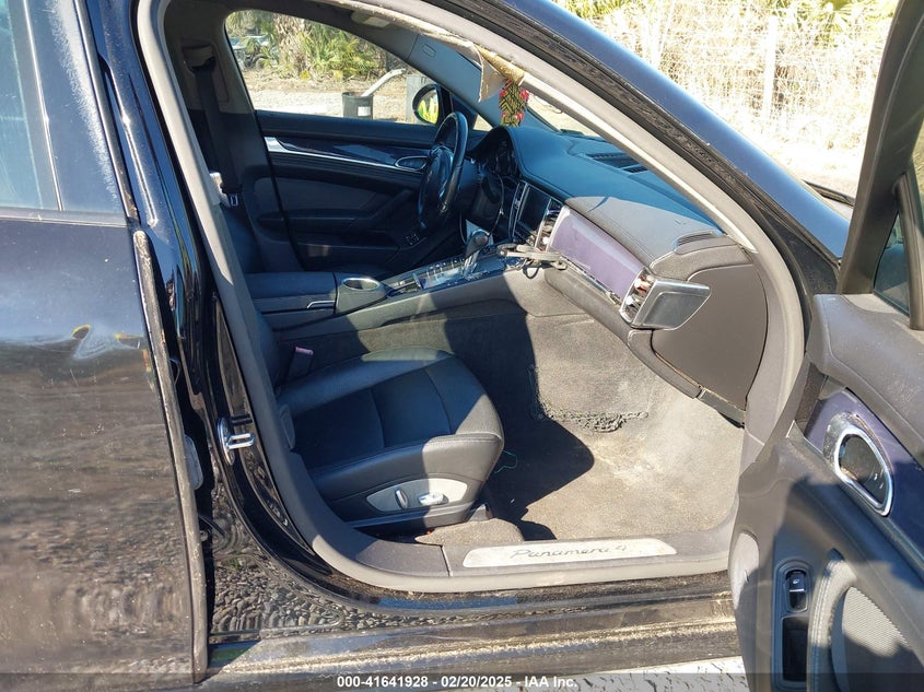 2014 PORSCHE PANAMERA 4 - WP0AA2A79EL013117