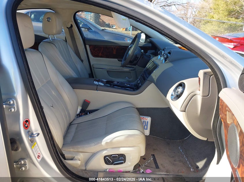 2014 JAGUAR XJ VIN: SAJWJ1CD0E8V63989