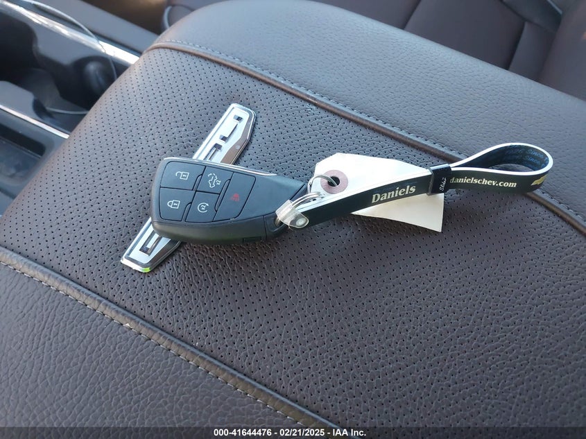 2025 GMC Sierra 2500Hd 4Wd Standard Bed Denali VIN: 1GT4UREYXSF106271 Lot: 41644476