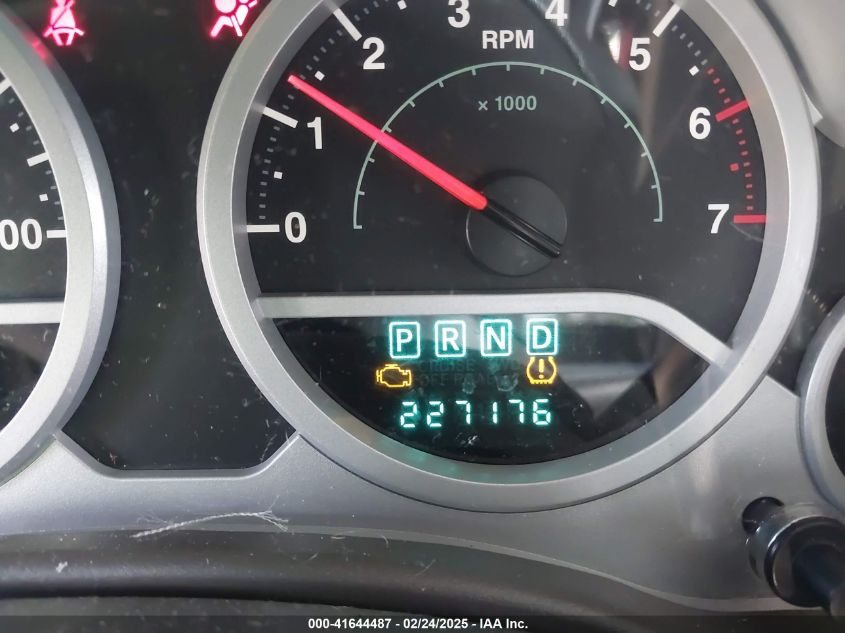 2008 Jeep Wrangler Unlimited Sahara VIN: 1J4GB59118L522013 Lot: 41644487