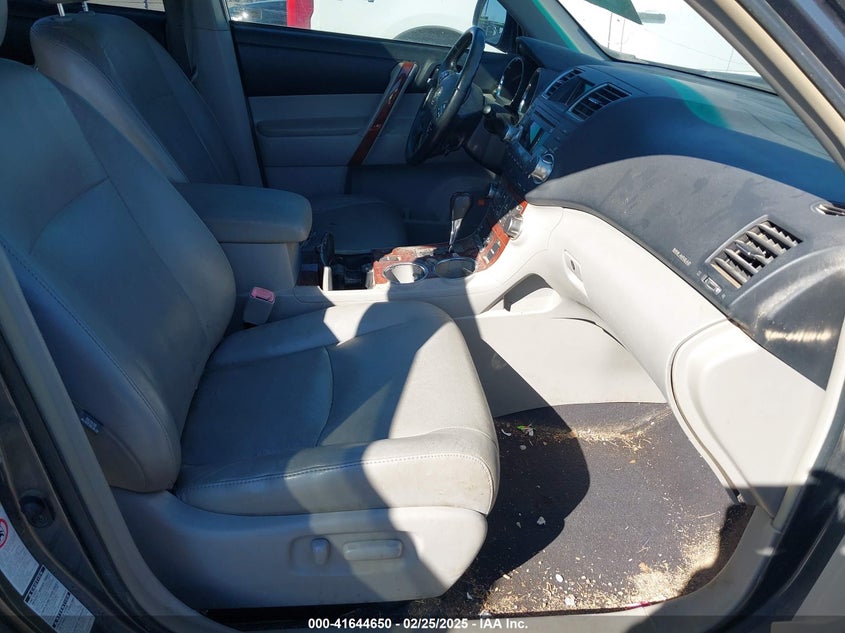 2011 TOYOTA HIGHLANDER VIN: 5TDDK3EH5BS093027
