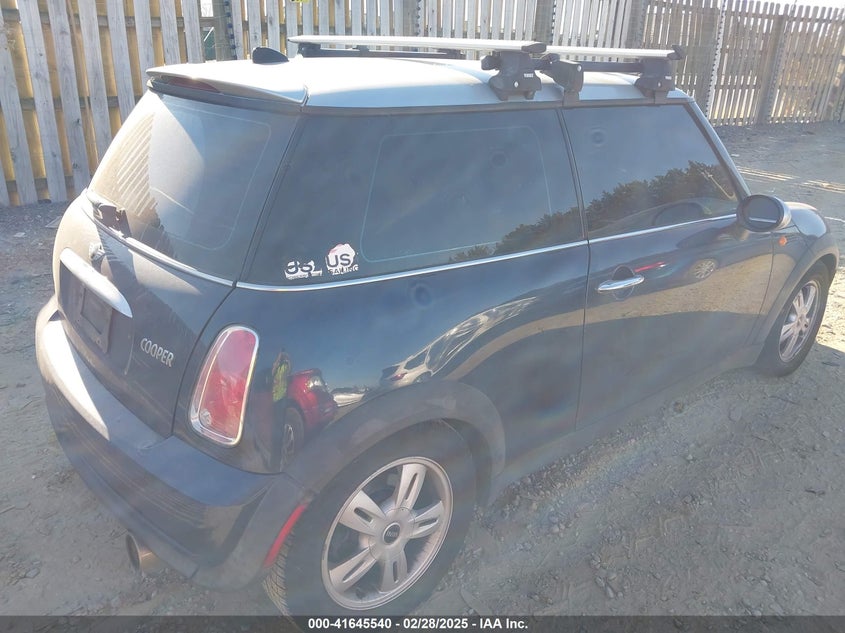 2006 MINI COOPER VIN: WMWRC335X6TJ75058