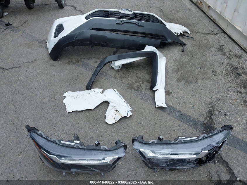 2022 TOYOTA RAV4 XLE - 2T3W1RFV0NC209712