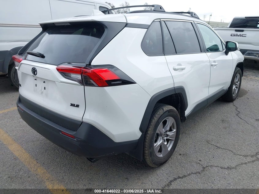 2022 TOYOTA RAV4 XLE - 2T3W1RFV0NC209712