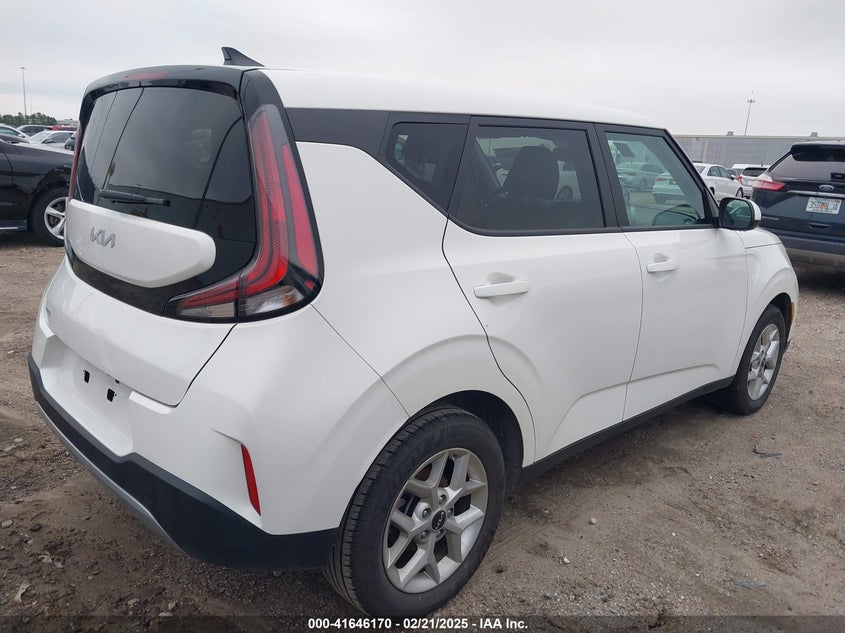 2024 KIA SOUL VIN: KNDJ23AUXR7238377