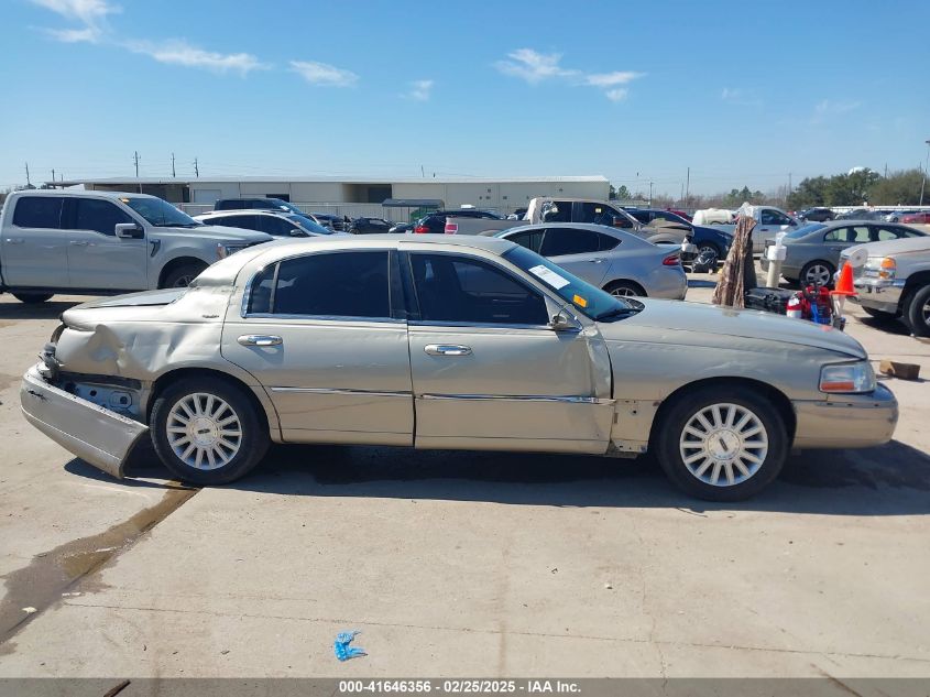 2004 Lincoln Town Car Signature VIN: 1LNHM81W64Y686816 Lot: 41646356