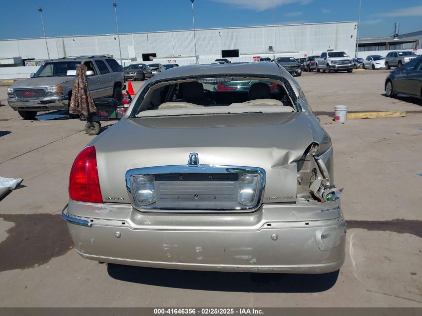 2004 Lincoln Town Car Signature VIN: 1LNHM81W64Y686816 Lot: 41646356