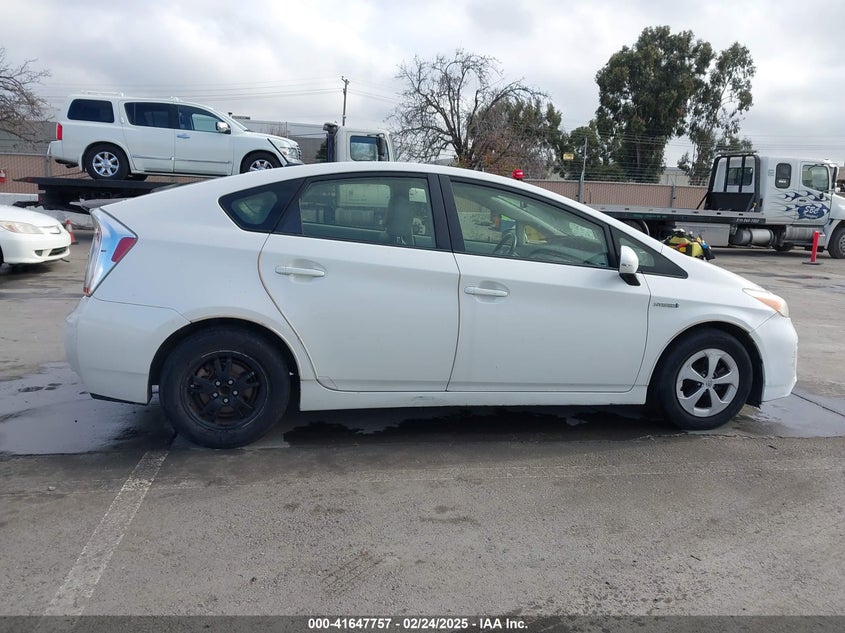 2013 TOYOTA PRIUS VIN: JTDKN3DU8D5565906