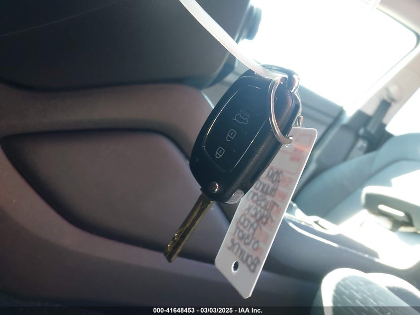 2019 HYUNDAI TUCSON SE - KM8J2CA46KU073107