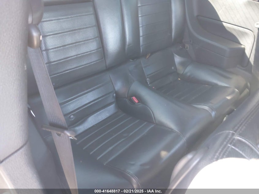 2005 Ford Mustang Gt Deluxe/Gt Premium VIN: 1ZVFT82H055155738 Lot: 41648817