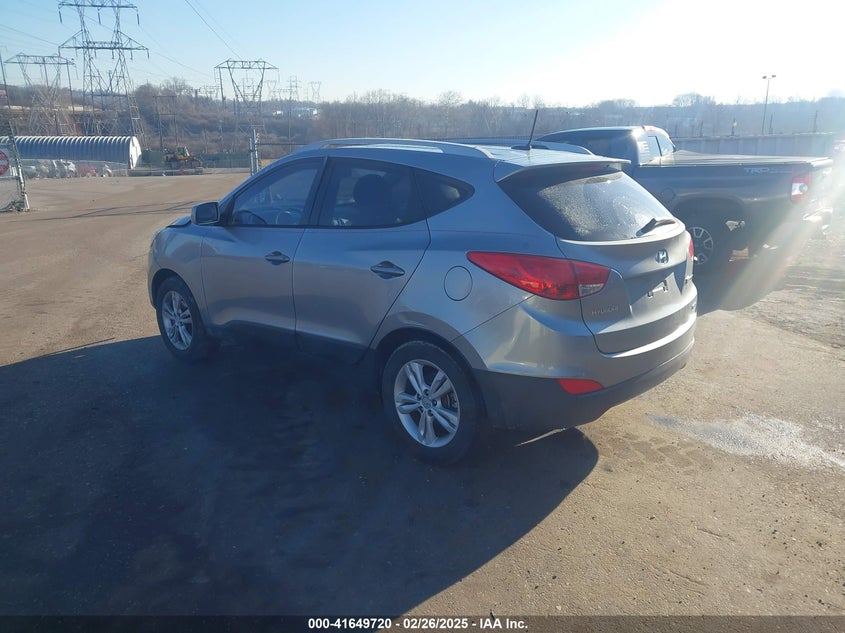 2010 HYUNDAI TUCSON VIN: KM8JUCAC2AU093287