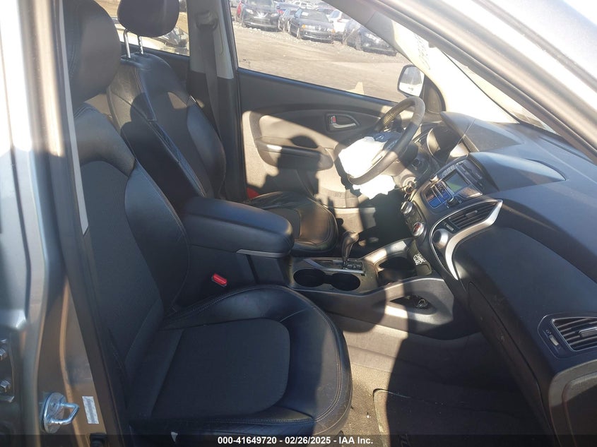 2010 HYUNDAI TUCSON VIN: KM8JUCAC2AU093287
