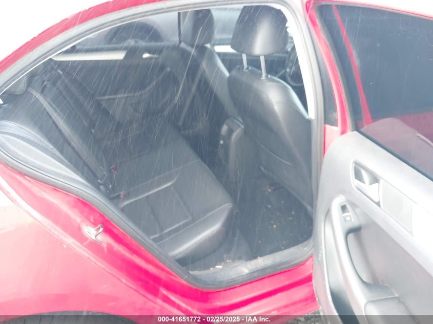 2014 VOLKSWAGEN JETTA VIN: 3VWD17AJ8EM384321