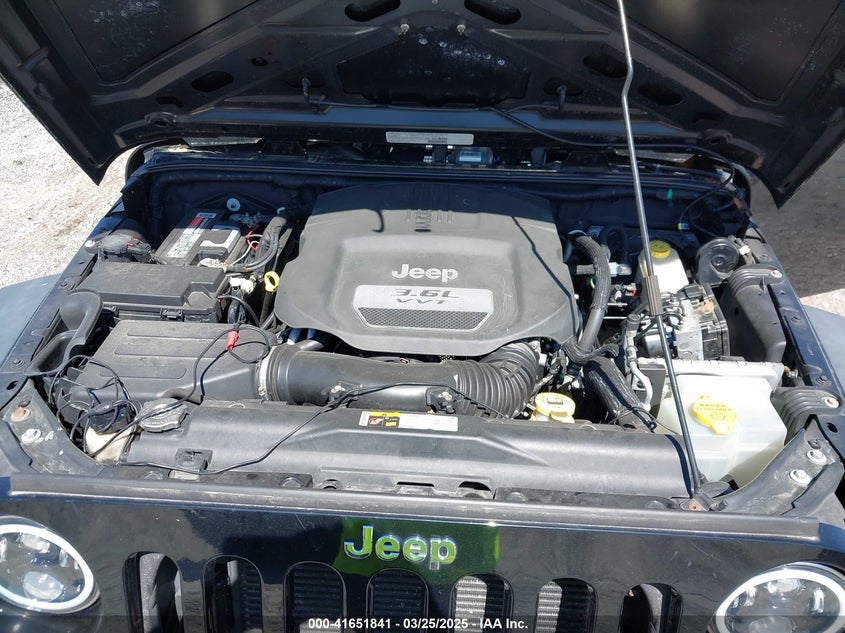 2013 Jeep Wrangler Unlimited Sport VIN: 1C4BJWDGXDL520081 Lot: 41651841