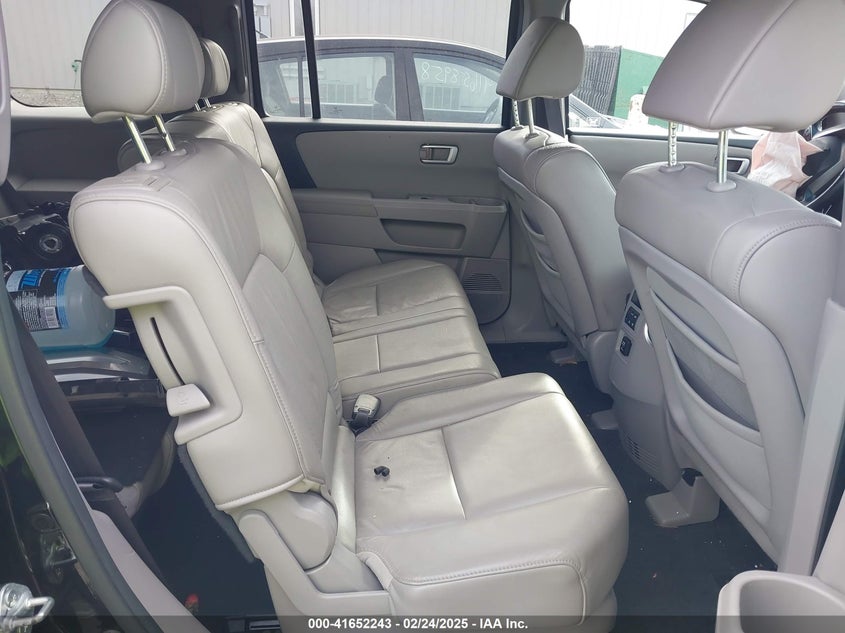 2011 HONDA PILOT VIN: 5FNYF4H57BB010134