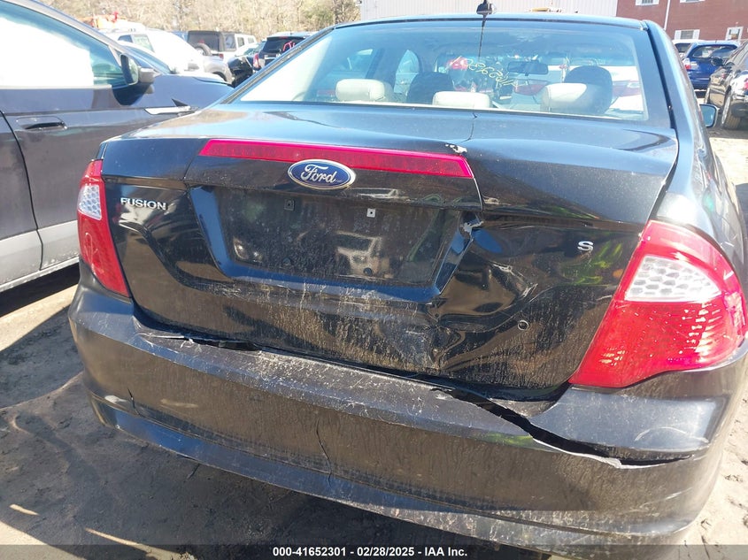 2010 FORD FUSION VIN: 3FAHP0GAXAR386415