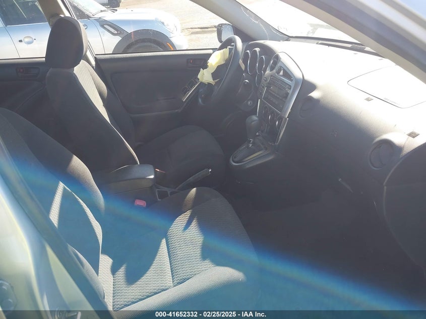 2008 TOYOTA MATRIX VIN: 2T1KR32E28C686410