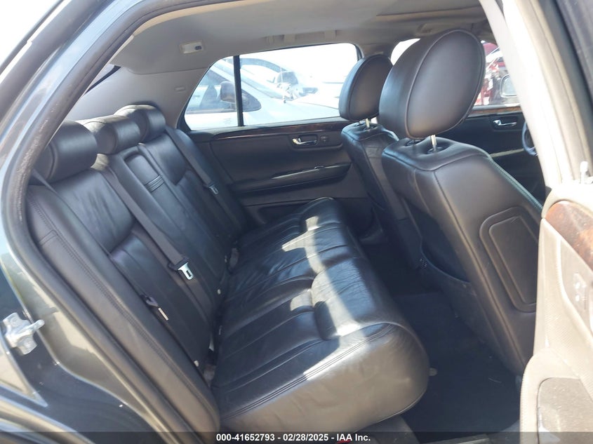 2011 CADILLAC DTS VIN: 1G6KH5E68BU124852