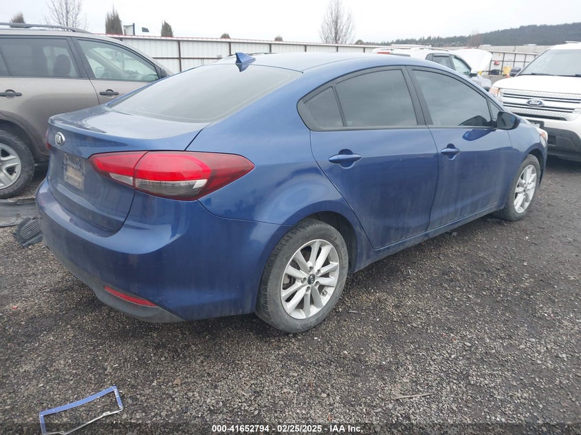 2017 KIA FORTE VIN: 3KPFL4A70HE153114