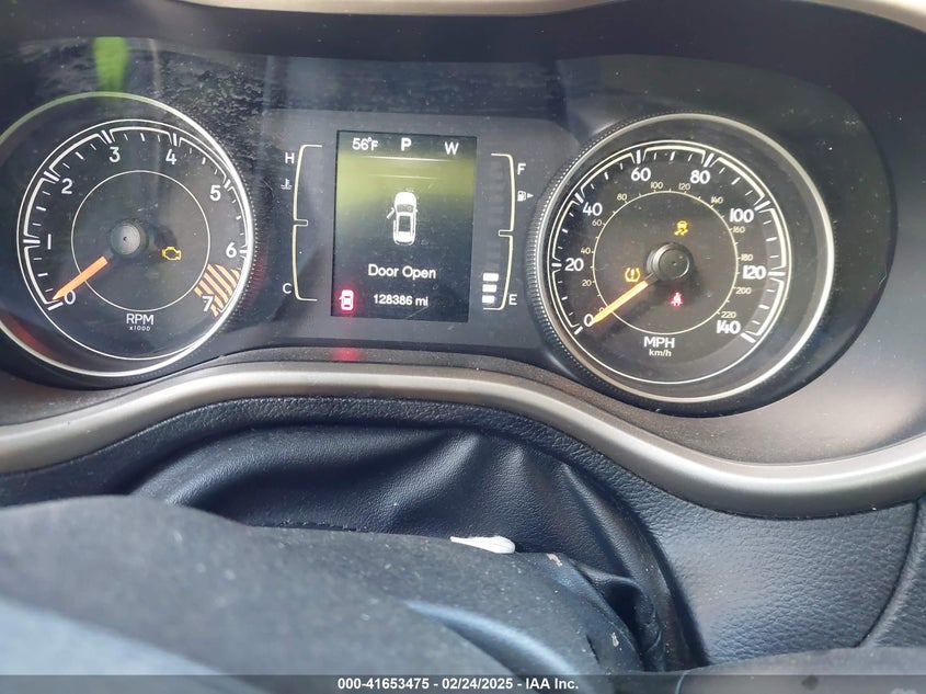 2015 JEEP CHEROKEE VIN: 1C4PJLCB5FW782456