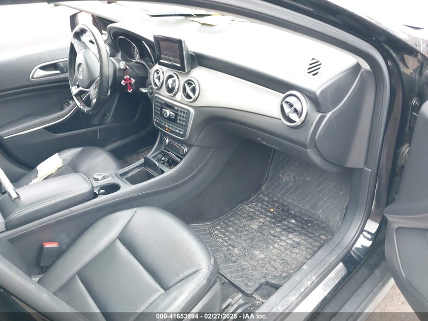 2015 MERCEDES-BENZ GLA VIN: WDCTG4GBXFJ065961
