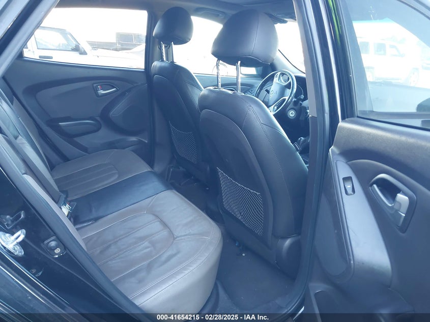 2011 HYUNDAI TUCSON VIN: KM8JU3AC9BU145175