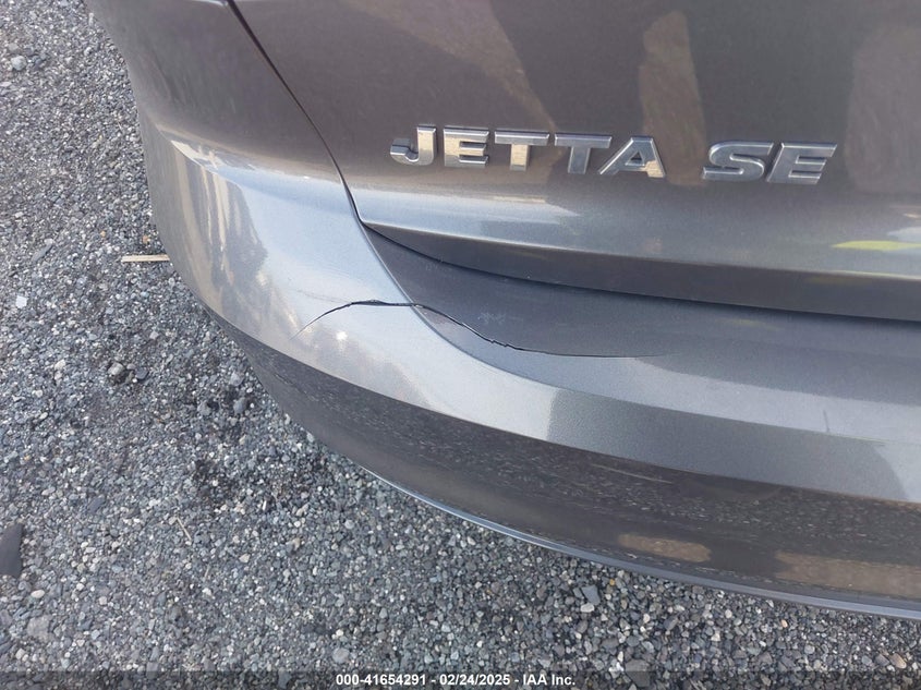 2015 VOLKSWAGEN JETTA VIN: 3VWD17AJ4FM315885